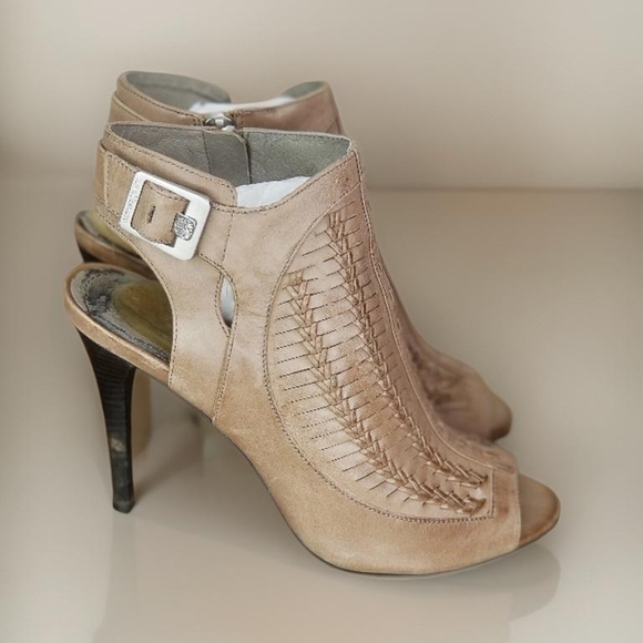 Vince Camuto Tan Stiletto Heels with Woven Texture - Picture 1 of 9